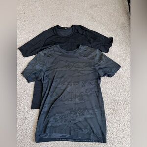 Men’s lululemon shirts size Medium